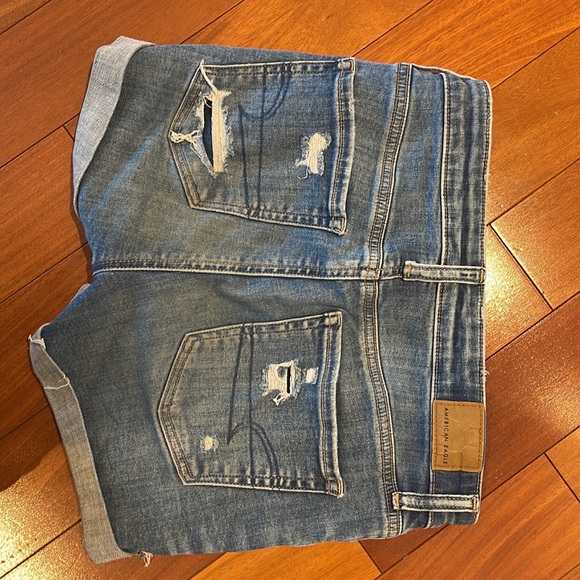 American Eagle Shorts - Picture 2 of 5